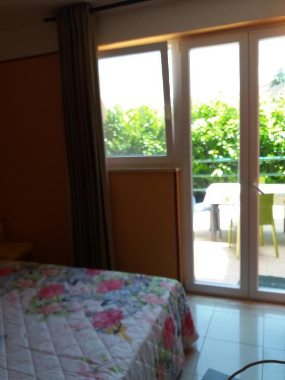 Casa Vacanze Nonna Gina มาเตรา ภายนอก รูปภาพ