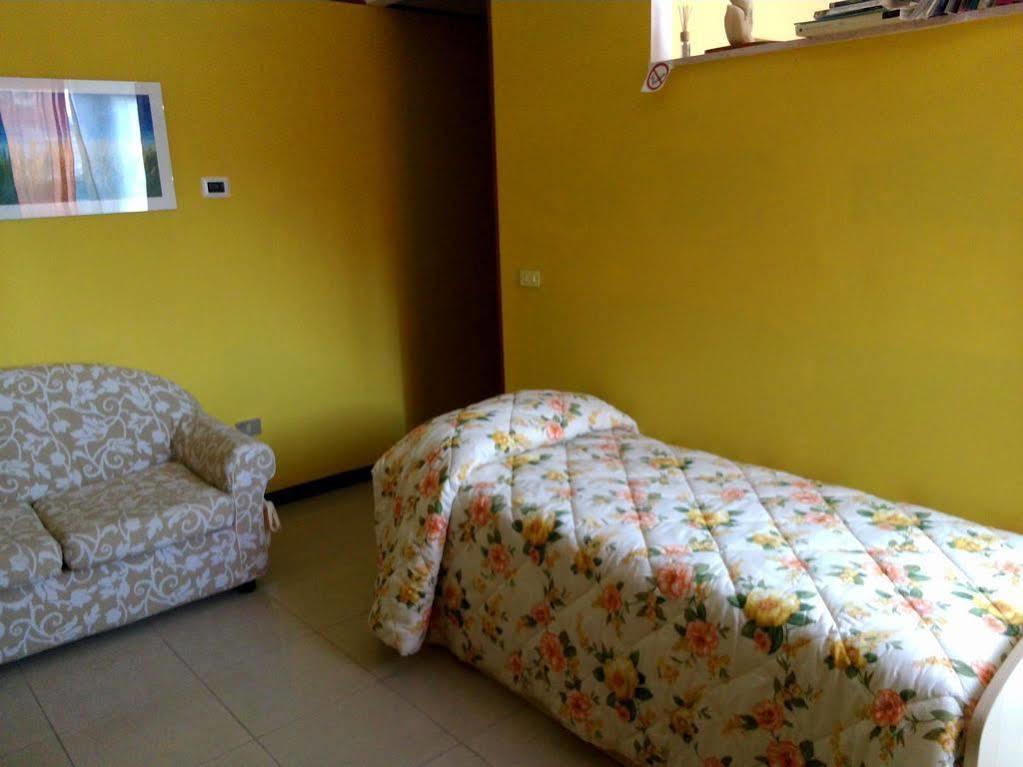 Casa Vacanze Nonna Gina มาเตรา ภายนอก รูปภาพ