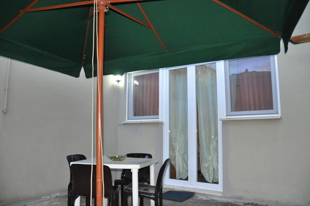 Casa Vacanze Nonna Gina มาเตรา ภายนอก รูปภาพ