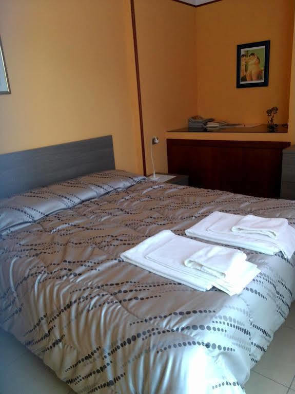 Casa Vacanze Nonna Gina มาเตรา ภายนอก รูปภาพ