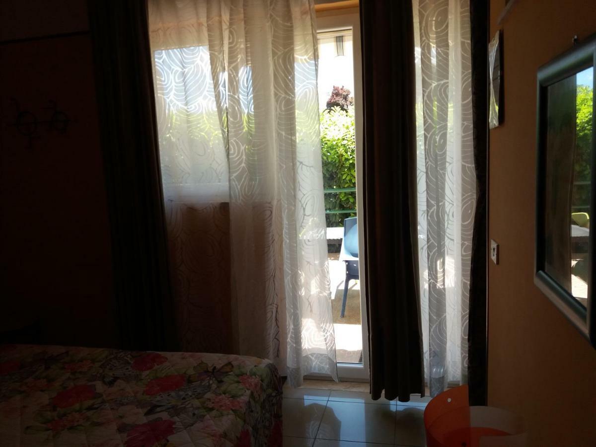 Casa Vacanze Nonna Gina มาเตรา ภายนอก รูปภาพ